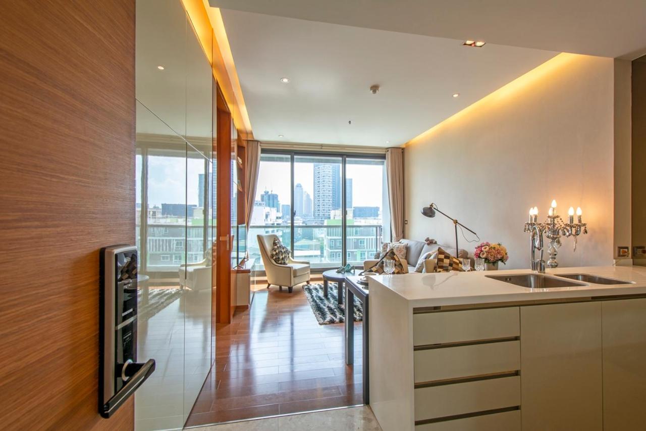 Luxury 1Bed 1Bath 300M Bts Phrom Phong, Emporium Emsphere Emquartier Bangkok Exterior photo